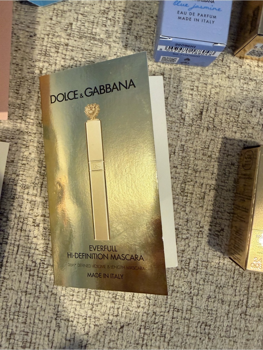 Dolce & Gabbana Makeup Bag, Mini Fragrance and Samples - Picture 7 of 12